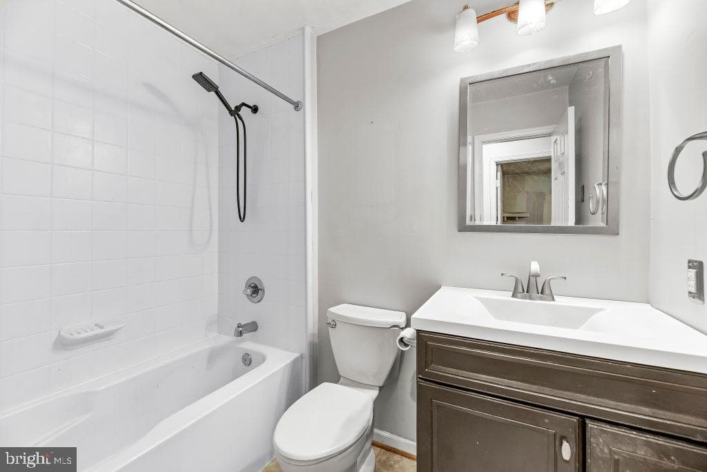 4450 Lancaster Drive photo 17