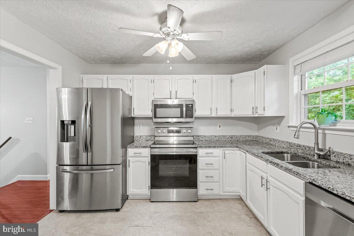 232 Thunderbird Drive photo 13