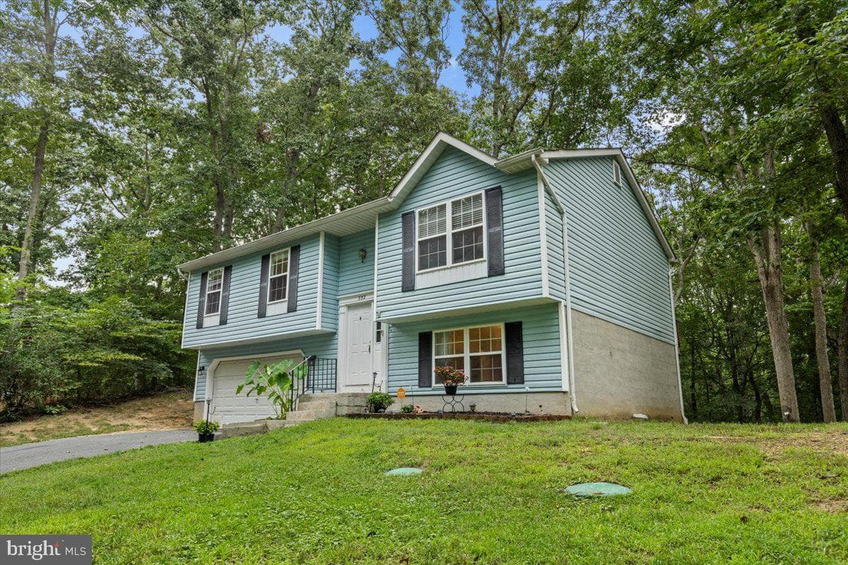 232 Thunderbird Drive photo 2