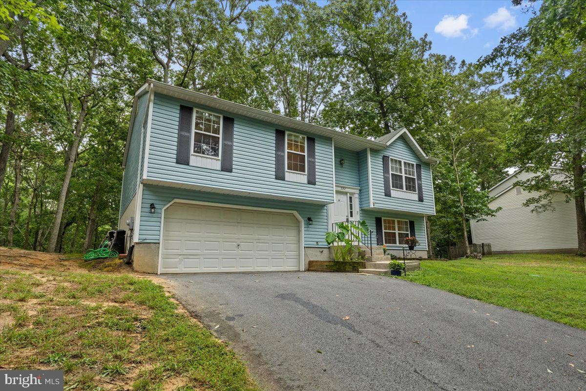 232 Thunderbird Drive photo 3