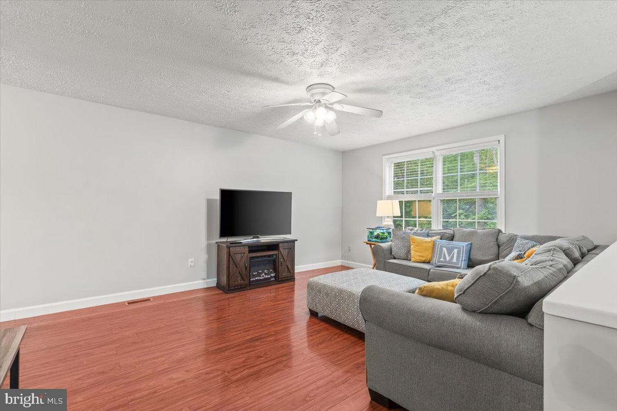 232 Thunderbird Drive photo 5