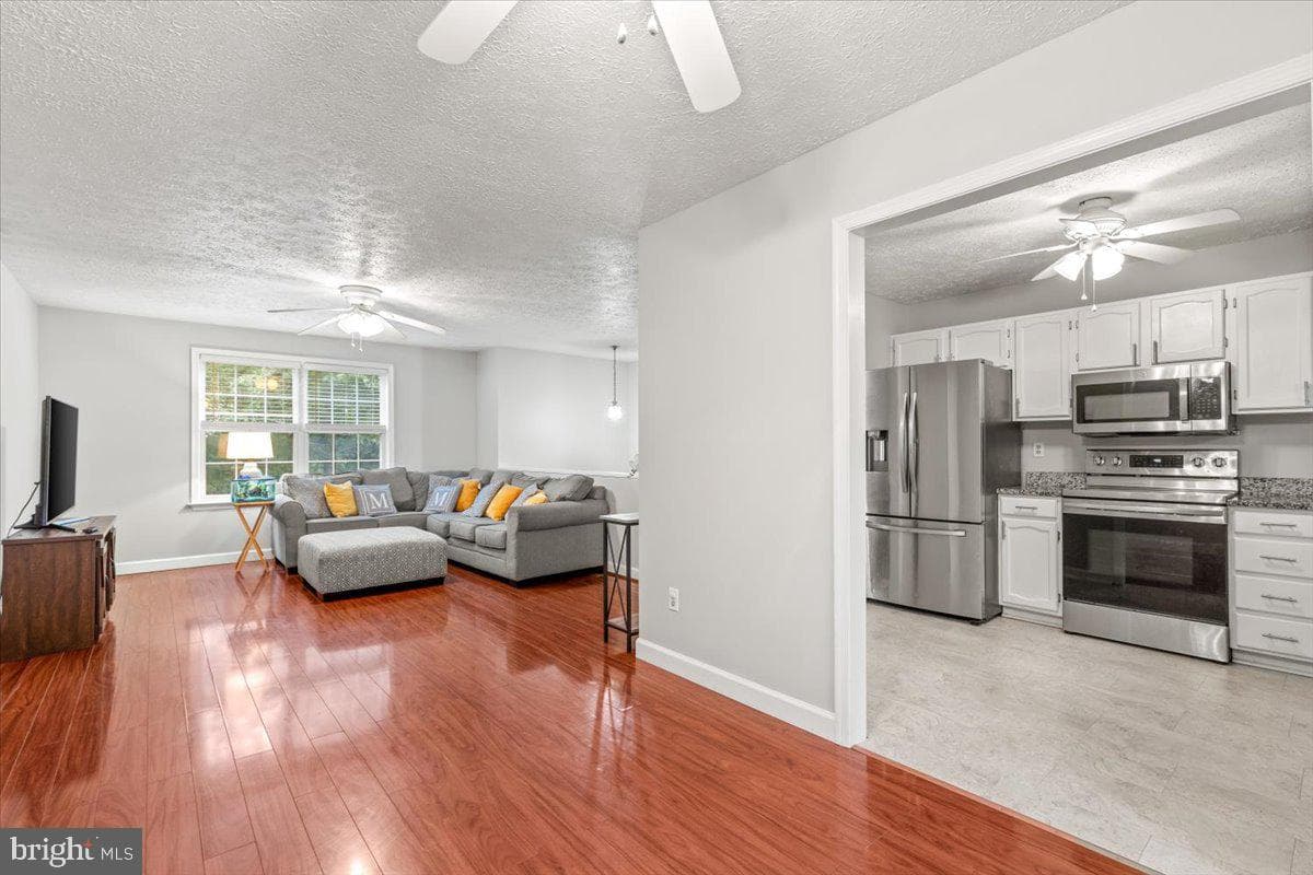 232 Thunderbird Drive photo 9