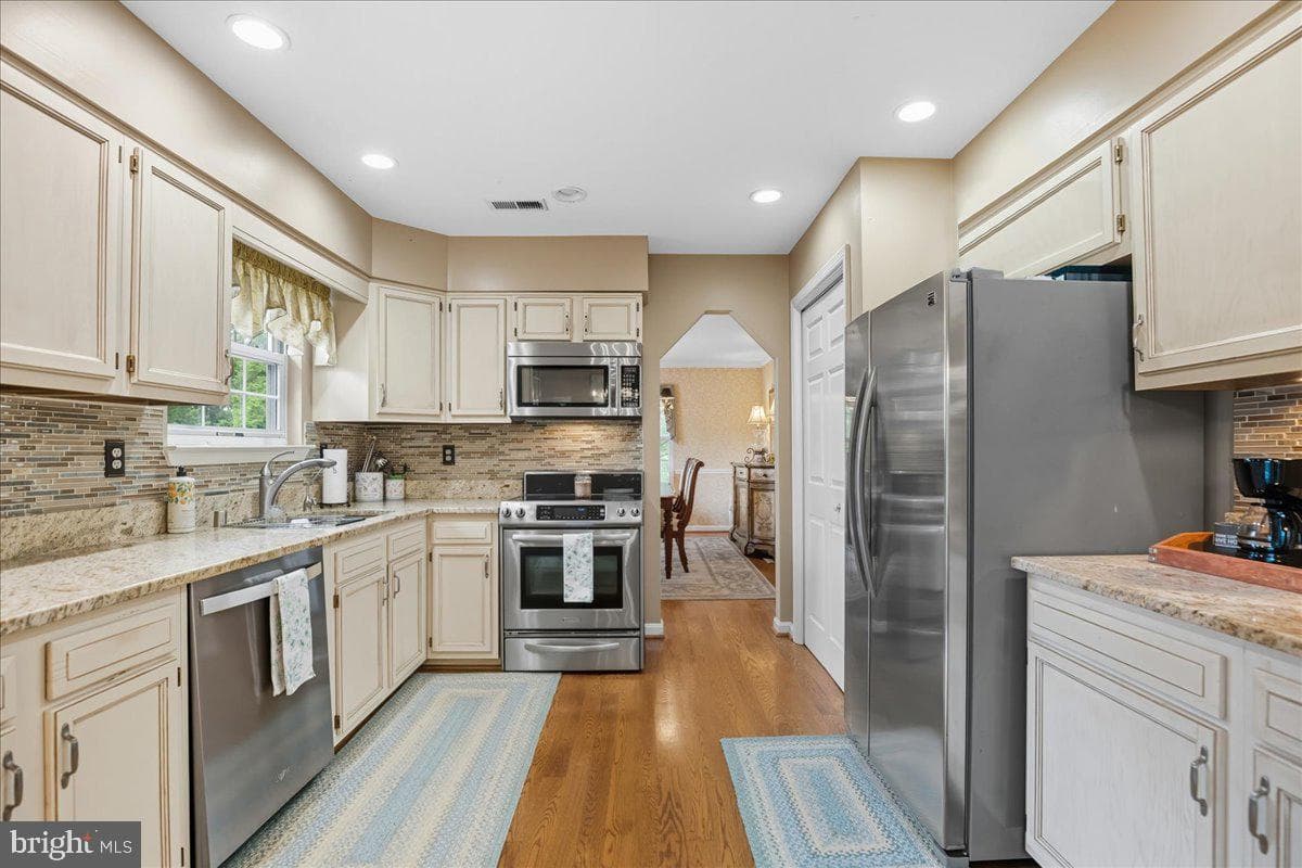 694 Ponds Wood Road photo 16
