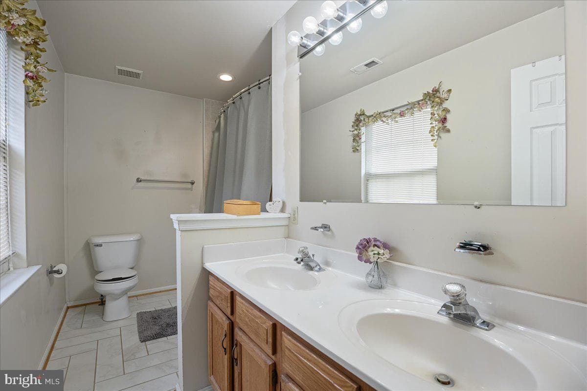 694 Ponds Wood Road photo 32