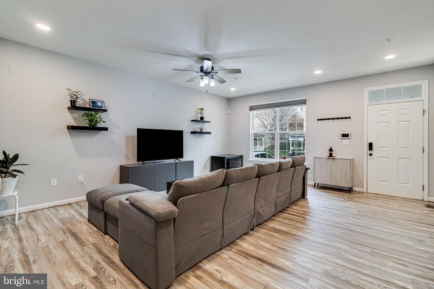 3645 Bedford Drive photo 4