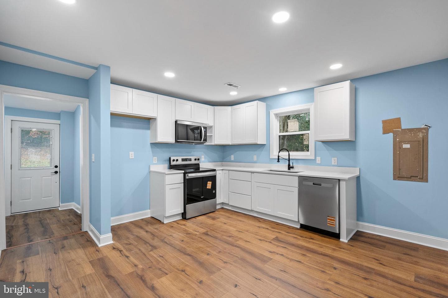 1370 Coster Road photo 15