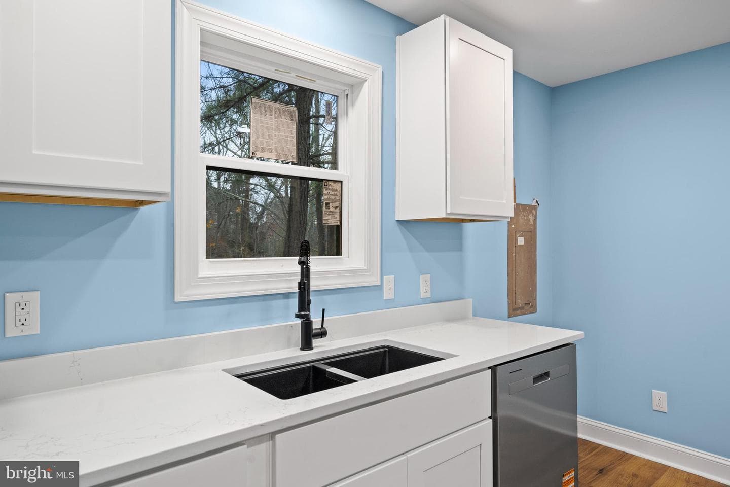 1370 Coster Road photo 17