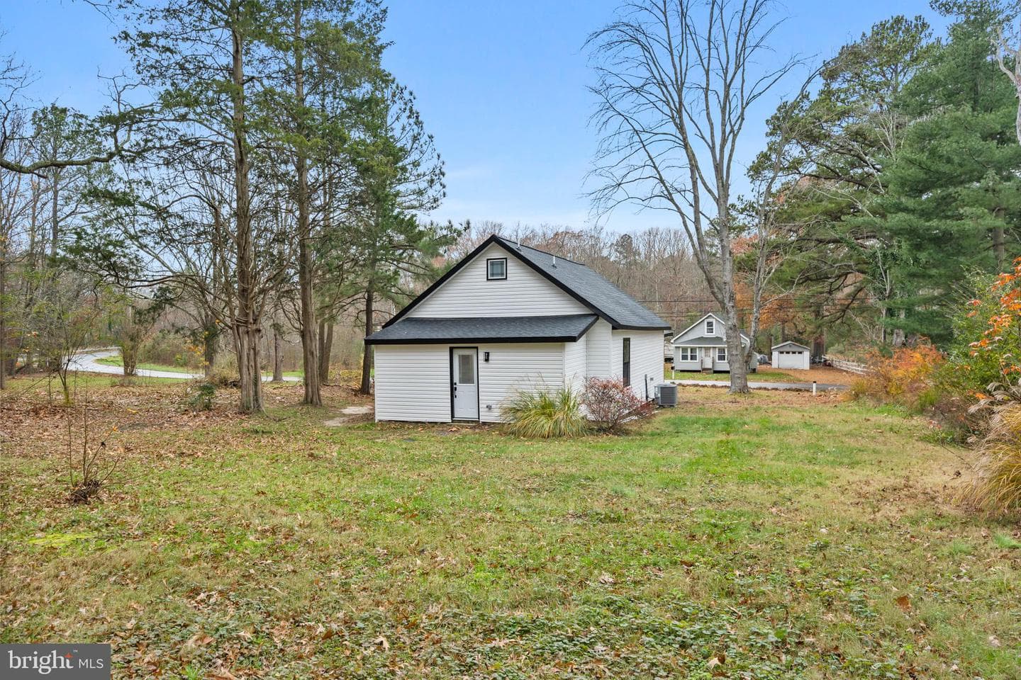 1370 Coster Road photo 30