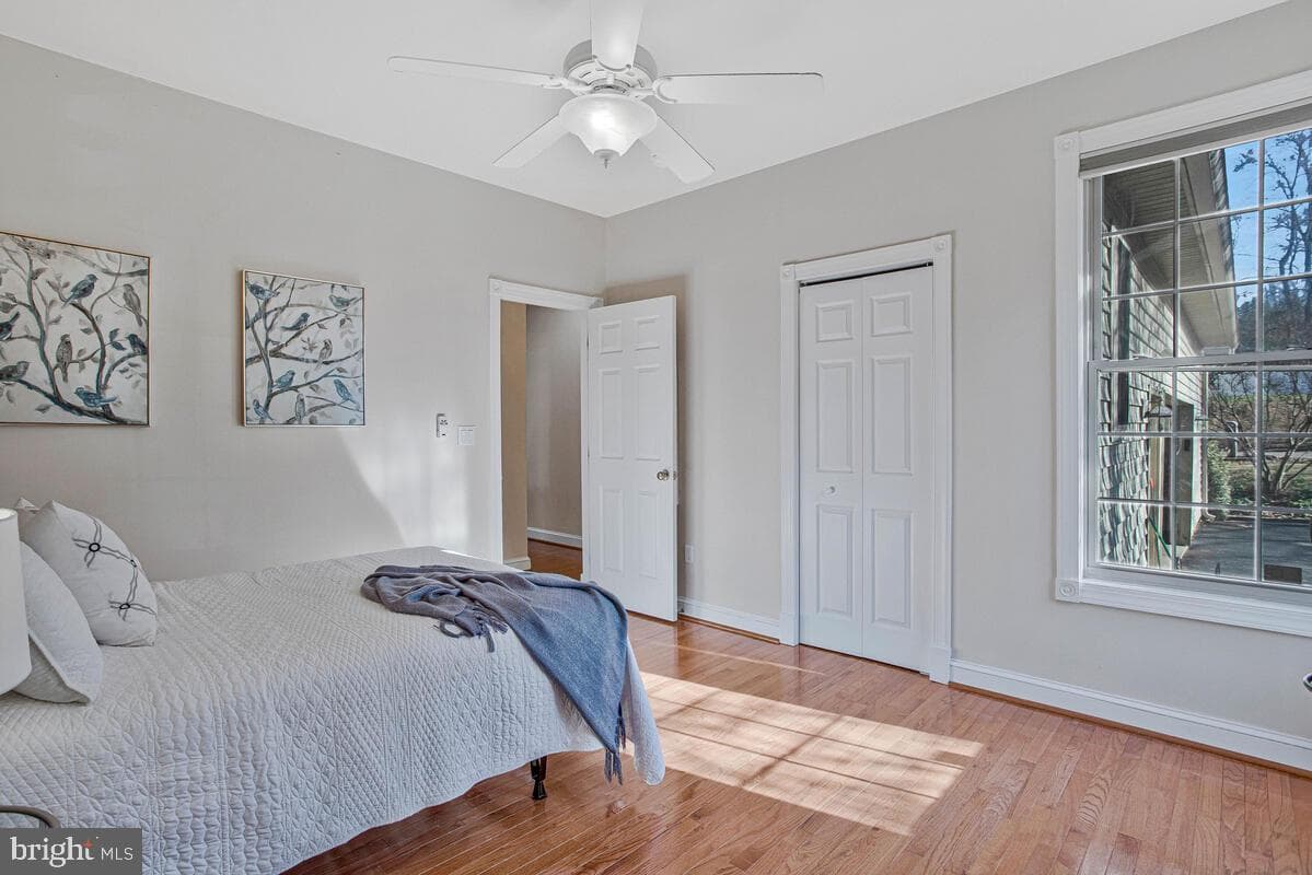 220 Sandhill Court photo 25