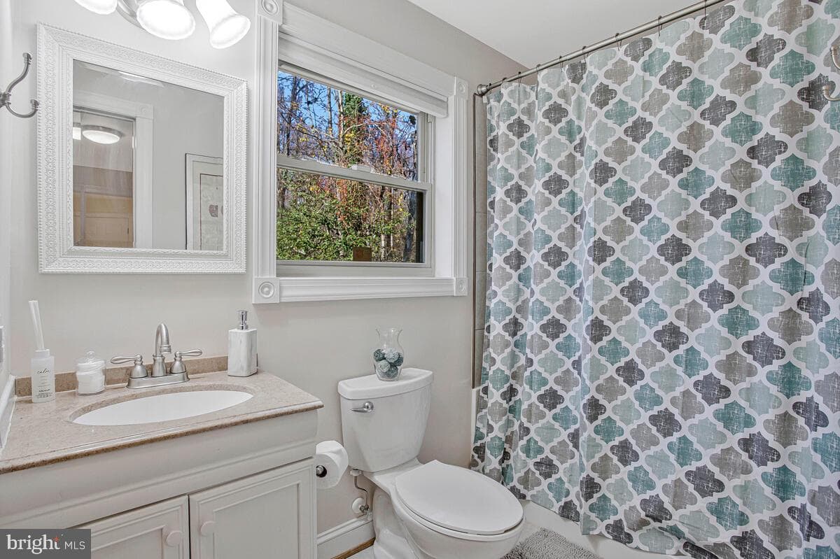 220 Sandhill Court photo 35