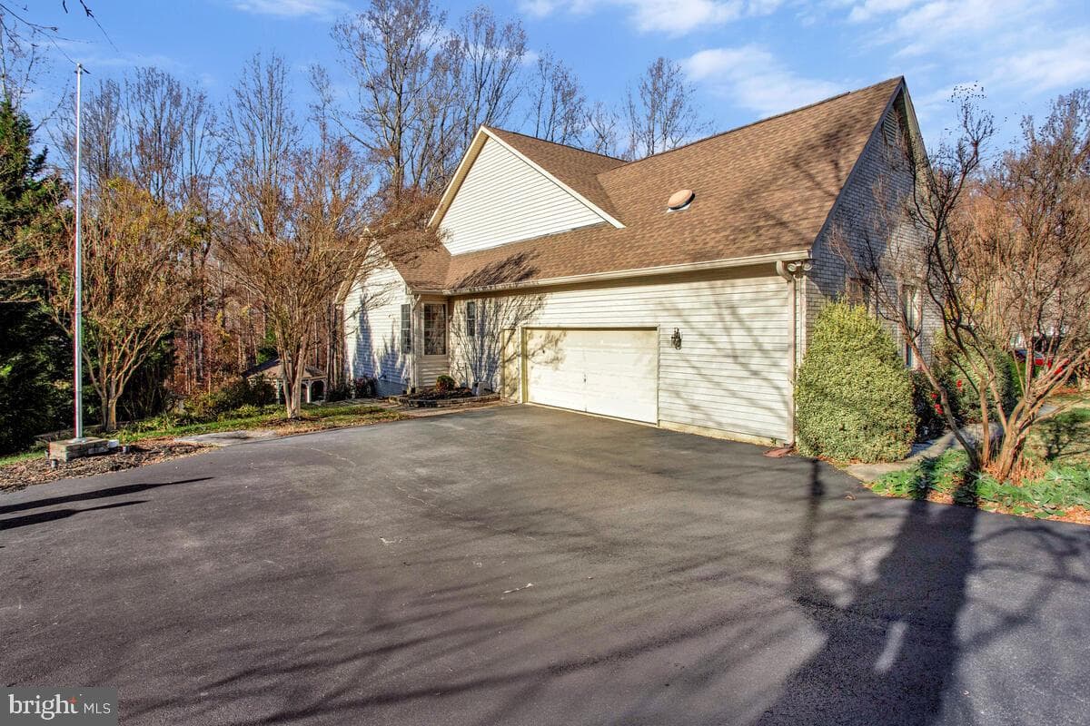 220 Sandhill Court photo 39