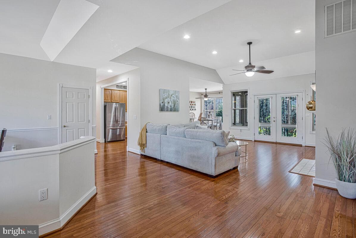 220 Sandhill Court photo 6