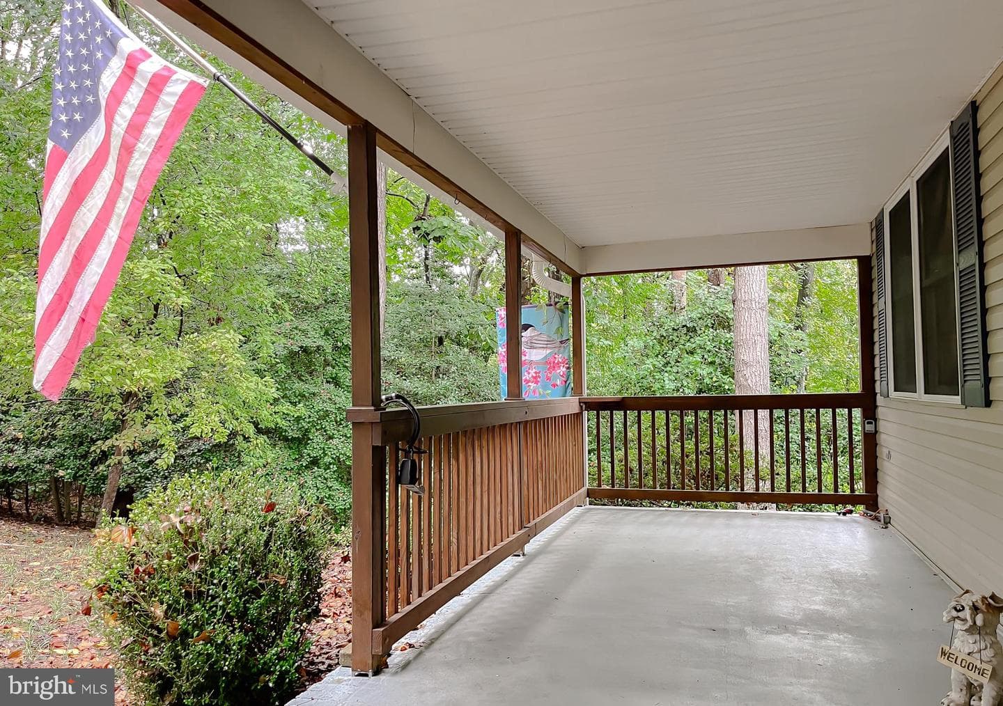 5862 Magnolia Circle photo 2