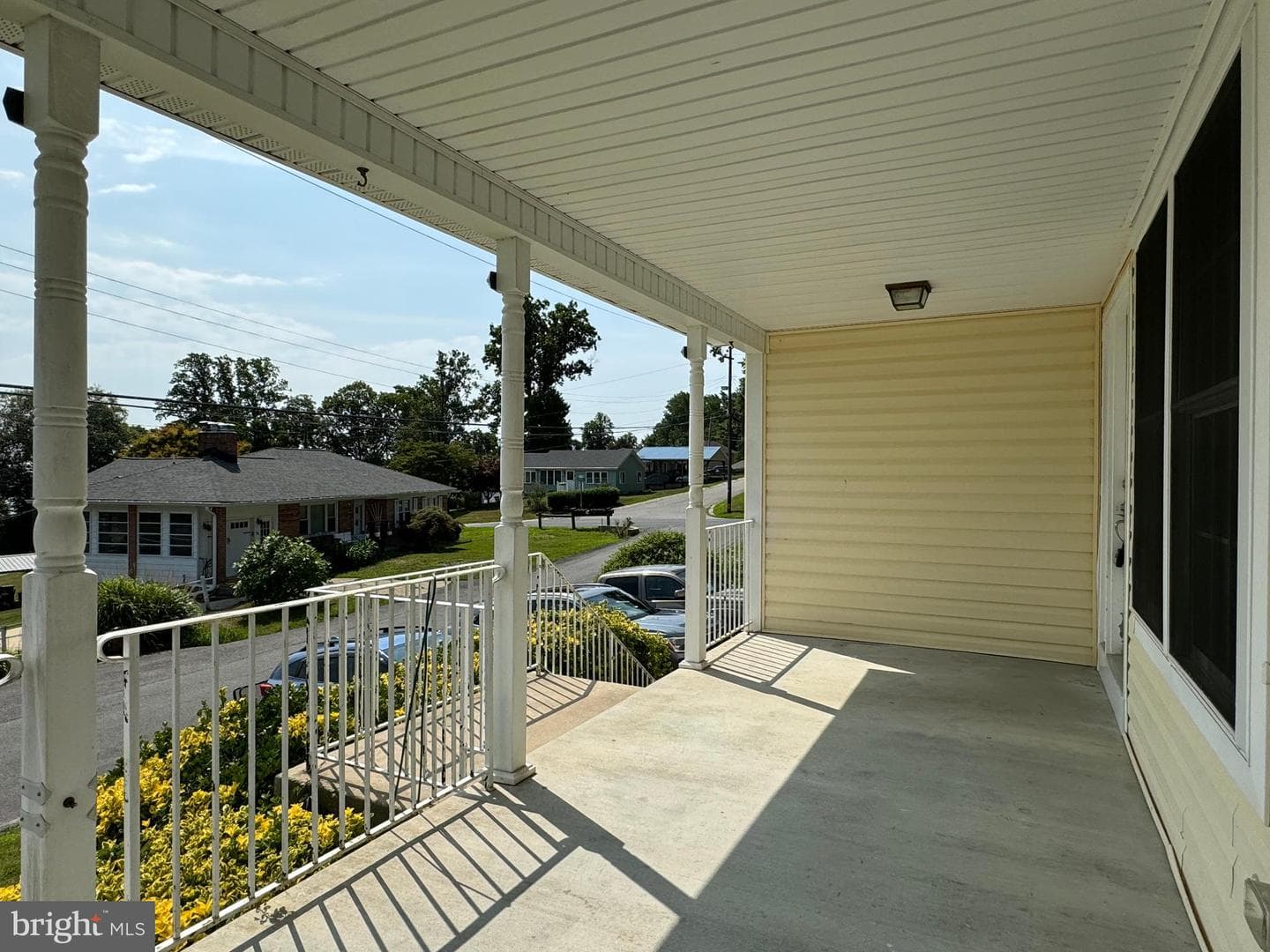 3902 Bayview Drive photo 2