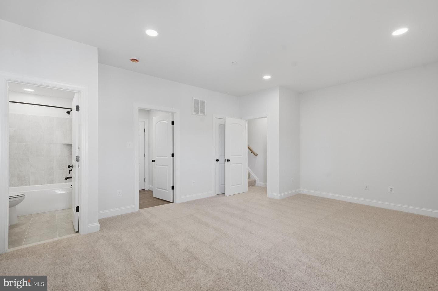 82 Potomac Court photo 16
