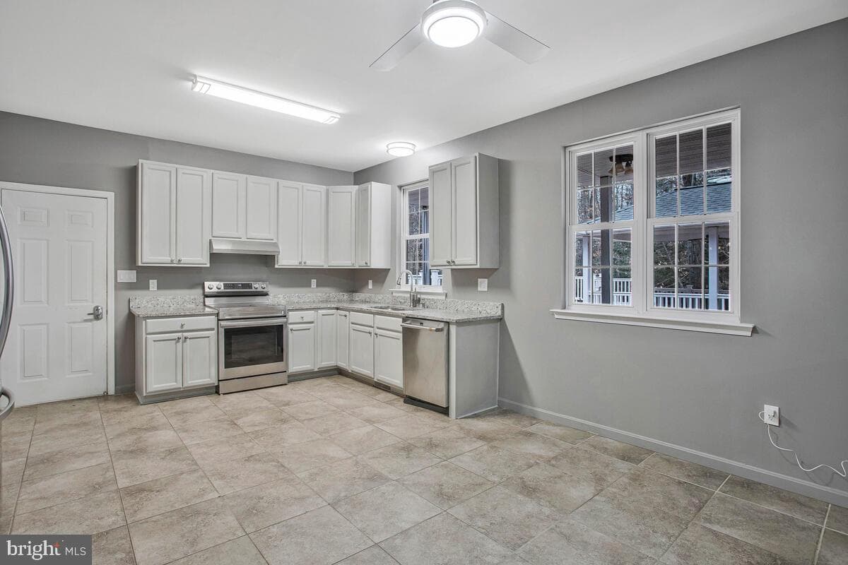 2775 Scientists Cliffs Road photo 16