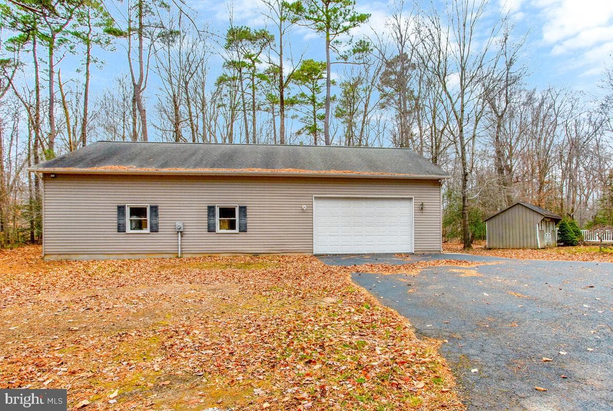2775 Scientists Cliffs Road photo 48
