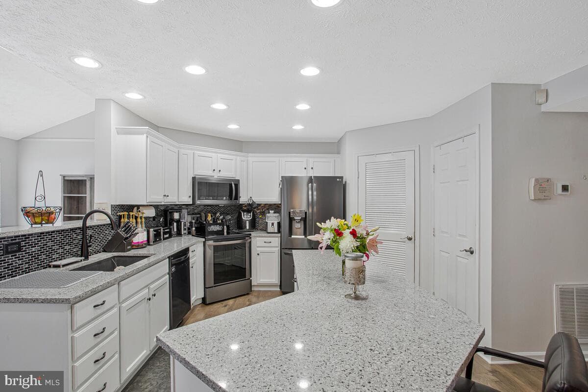 7887 Eagle View Drive photo 5
