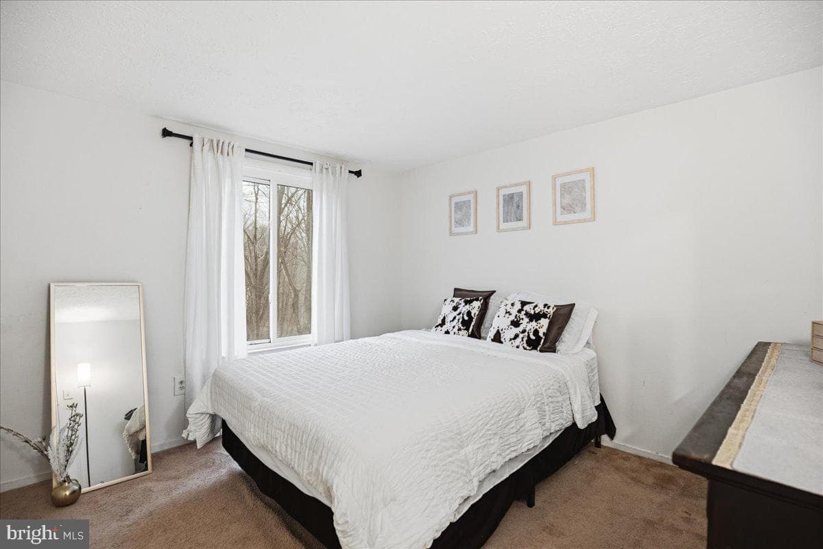 801 Calvert Towne Drive photo 18