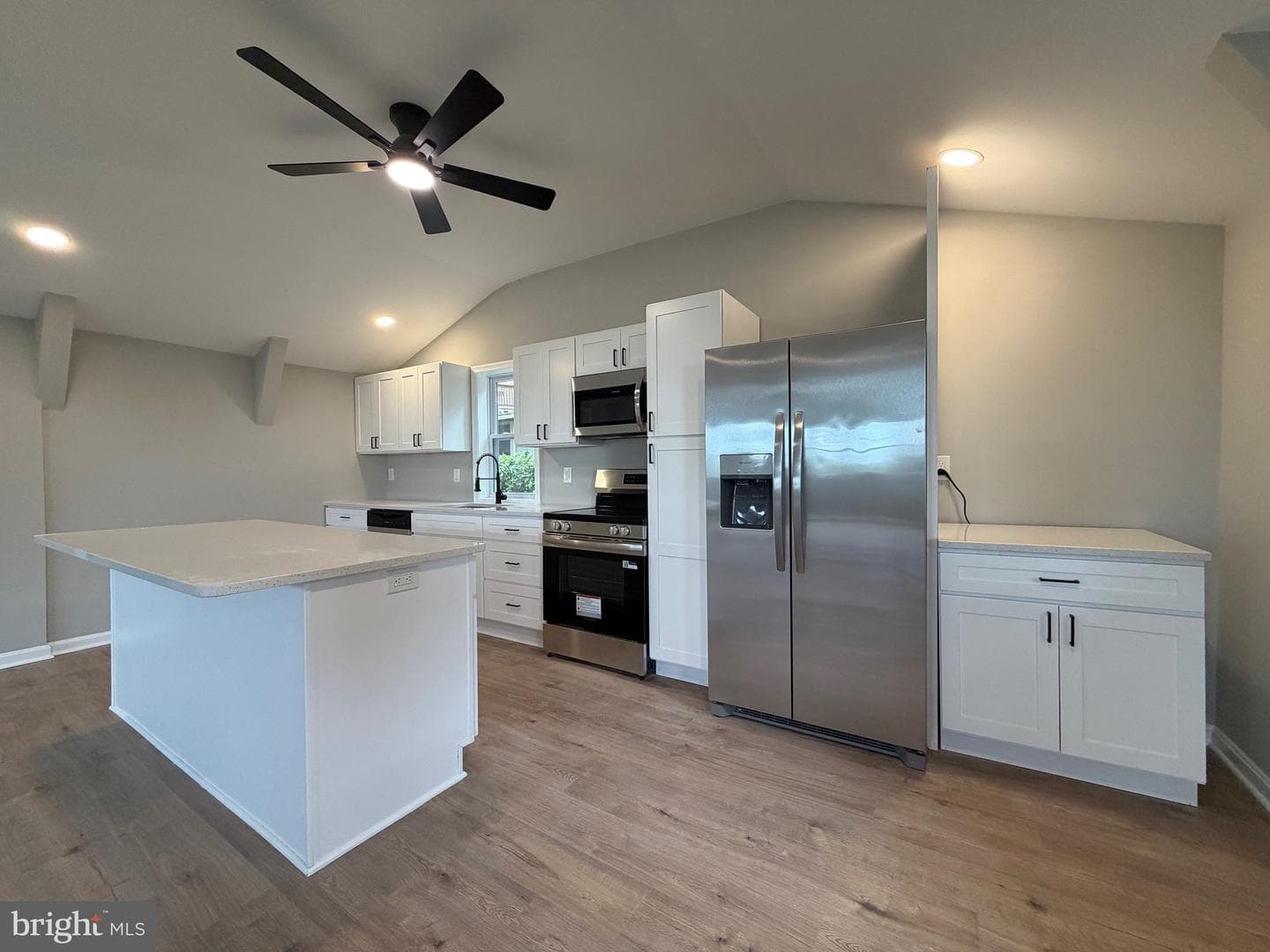 6045 Bayview Road photo 10