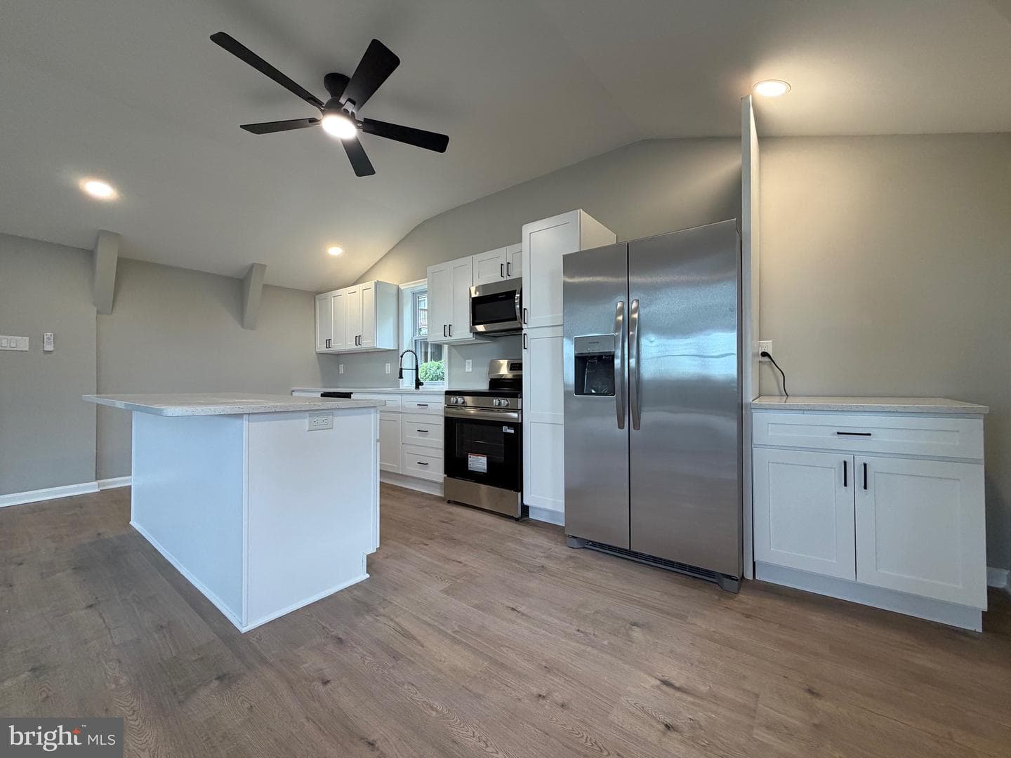 6045 Bayview Road photo 11