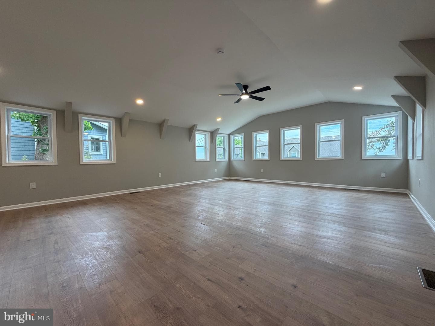 6045 Bayview Road photo 15