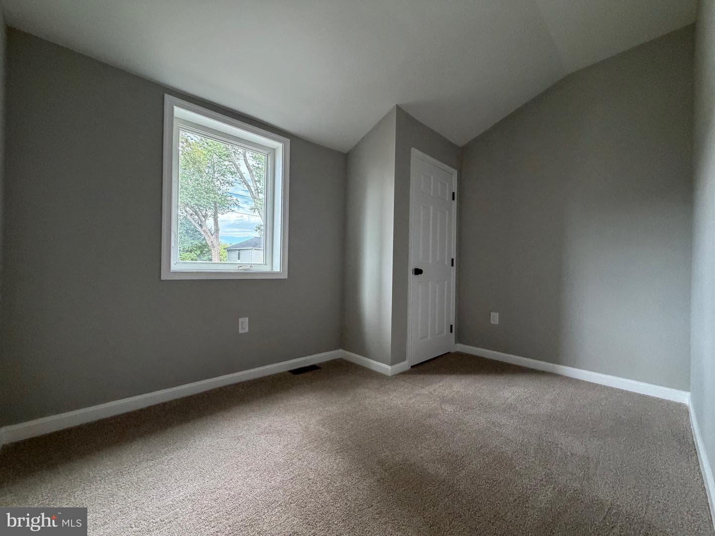 6045 Bayview Road photo 26