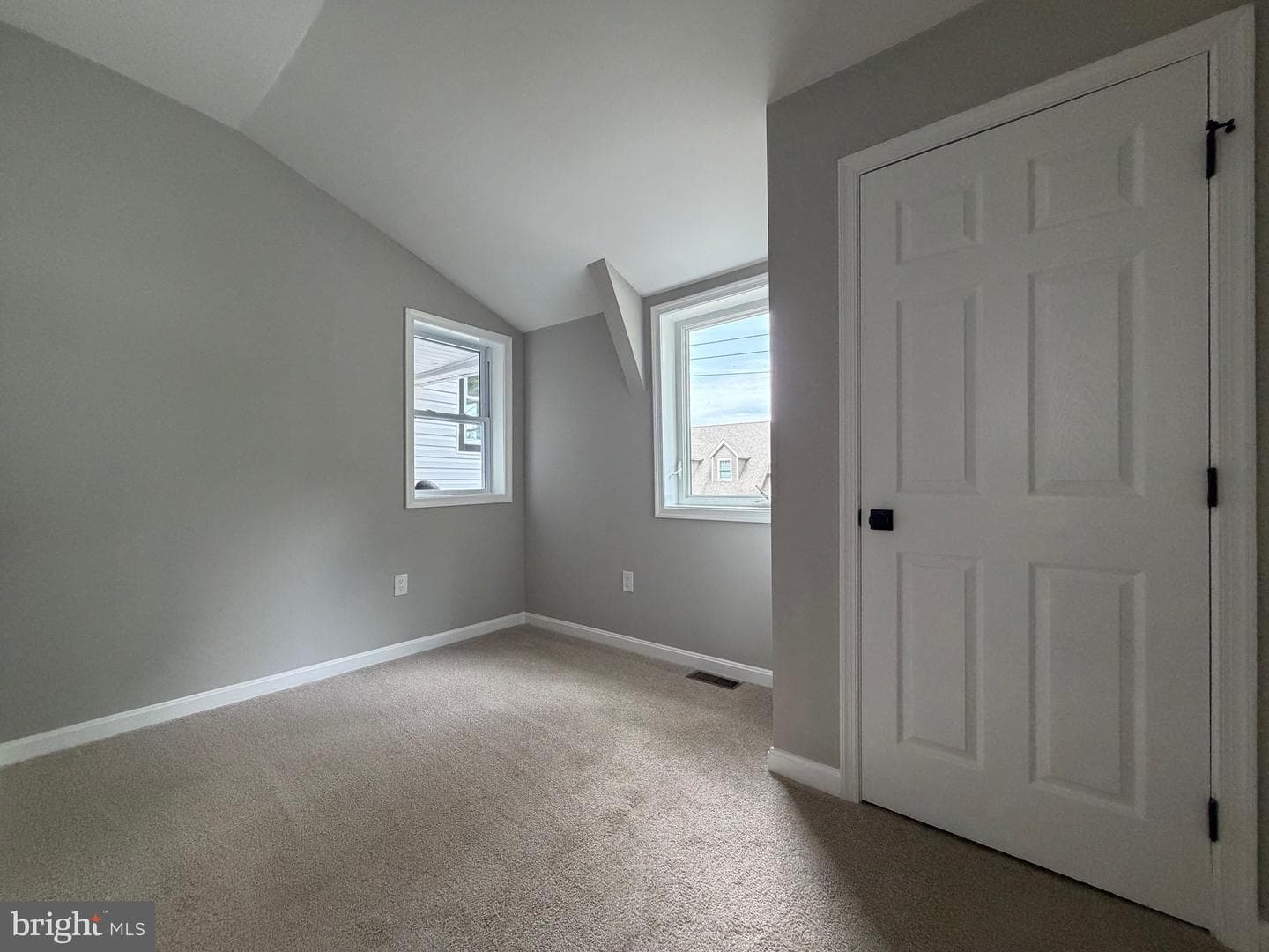 6045 Bayview Road photo 27