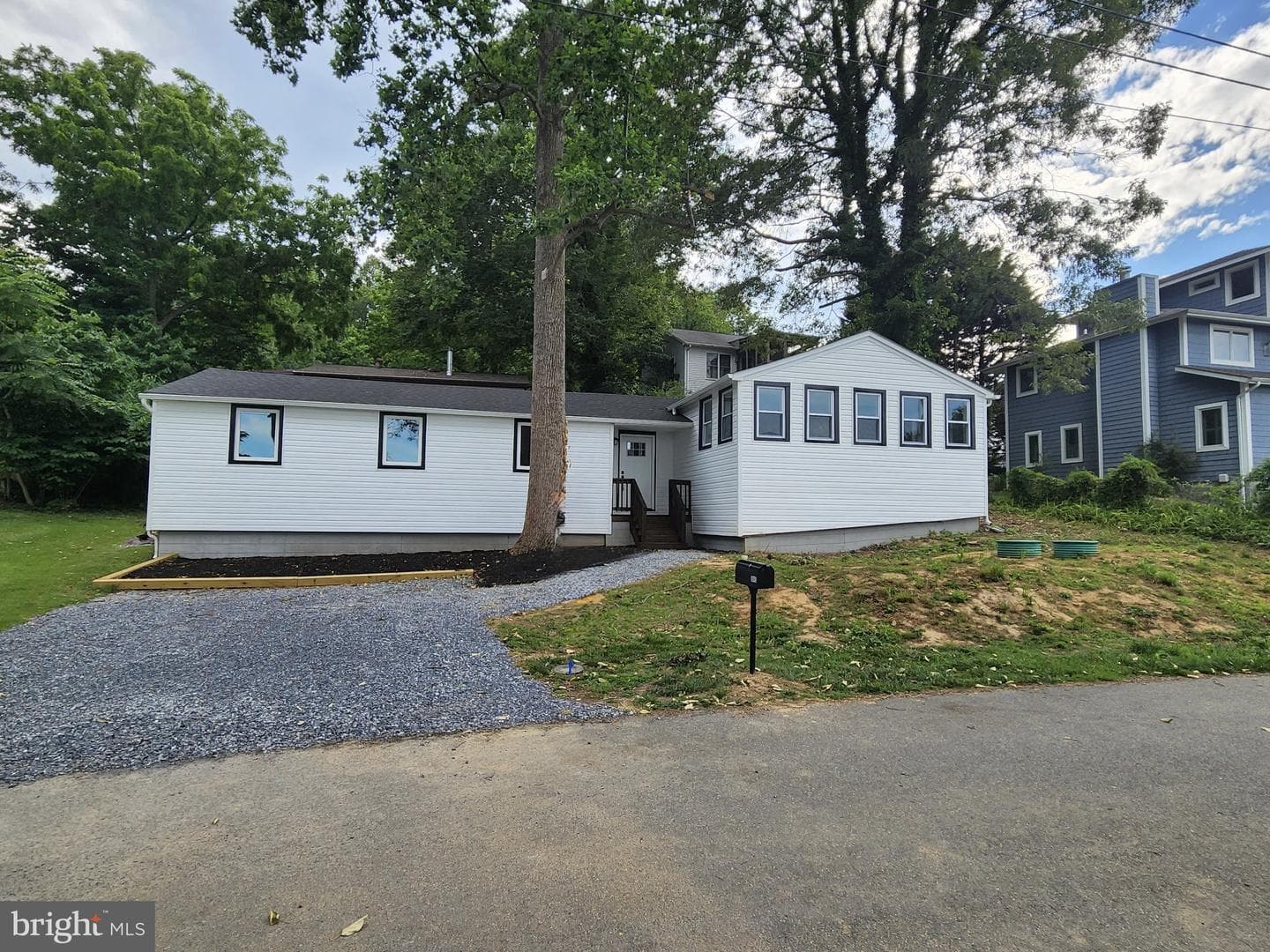 6045 Bayview Road photo 3