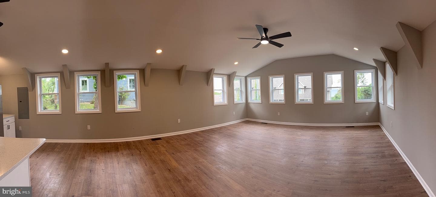 6045 Bayview Road photo 32