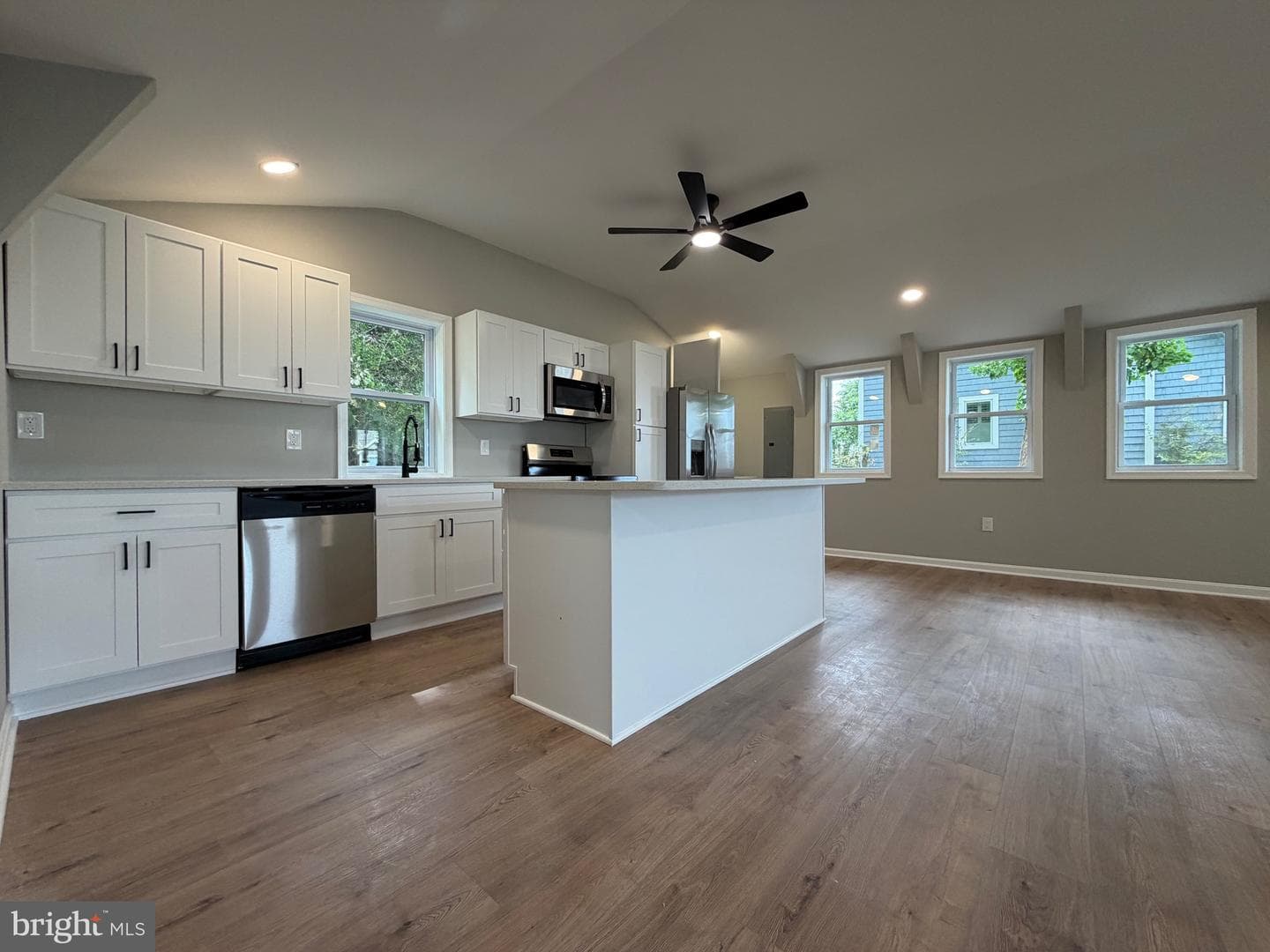 6045 Bayview Road photo 36