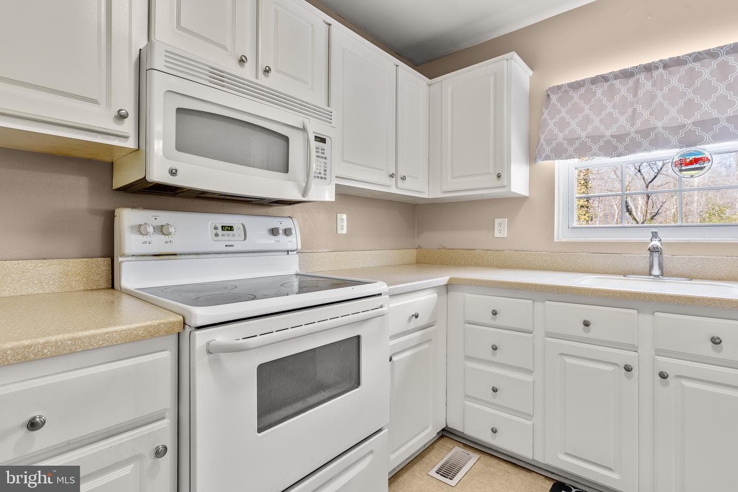 2600 Kerry Court photo 8