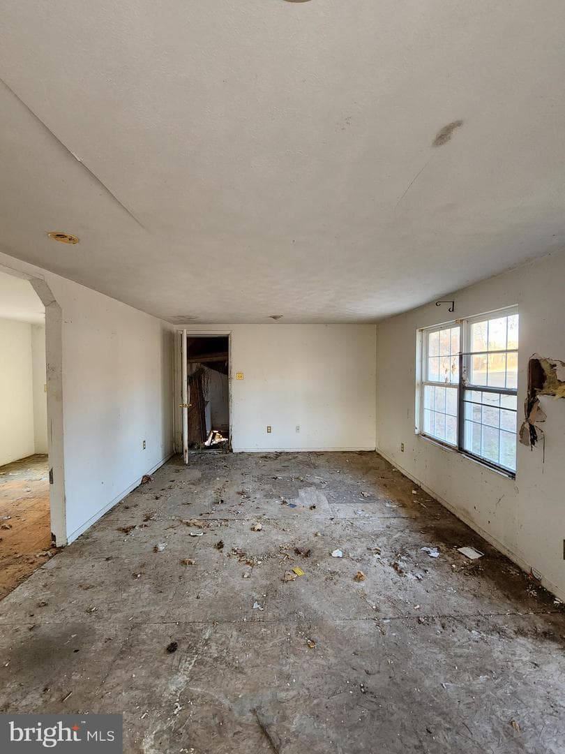 6824 Kent Road photo 8