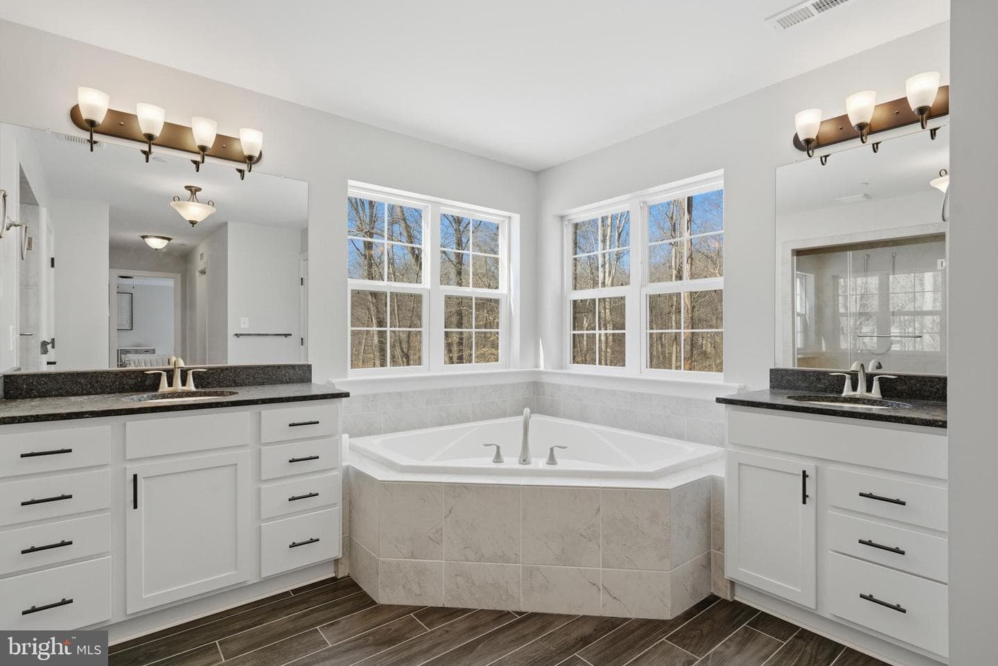 241 Oakland Hall Road photo 32