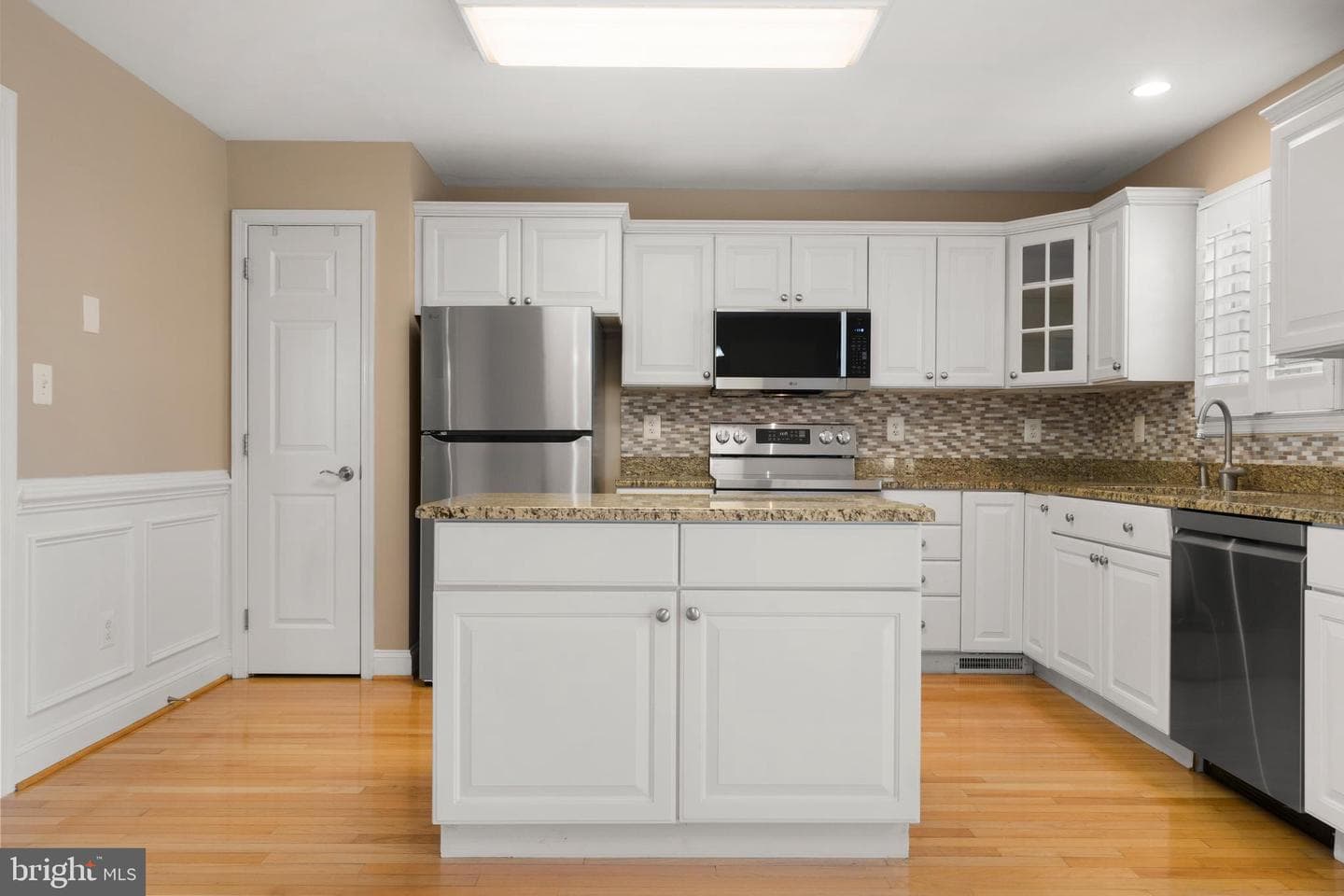 8229 Bayside Road photo 14