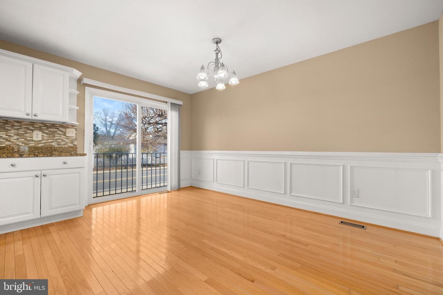 8229 Bayside Road photo 20