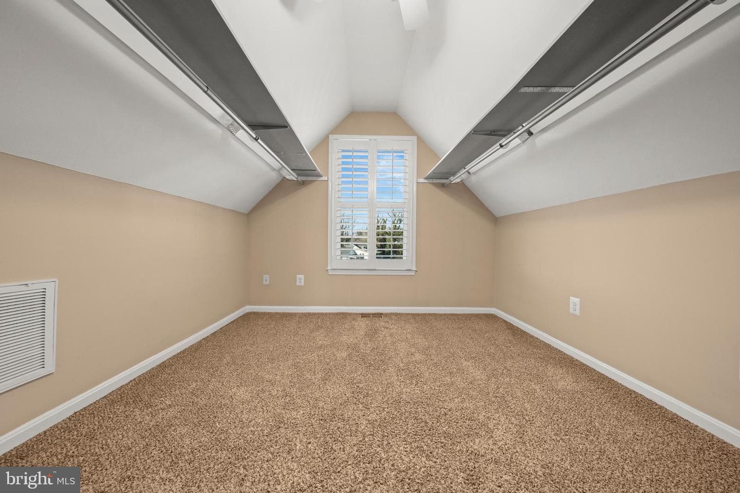 8229 Bayside Road photo 27