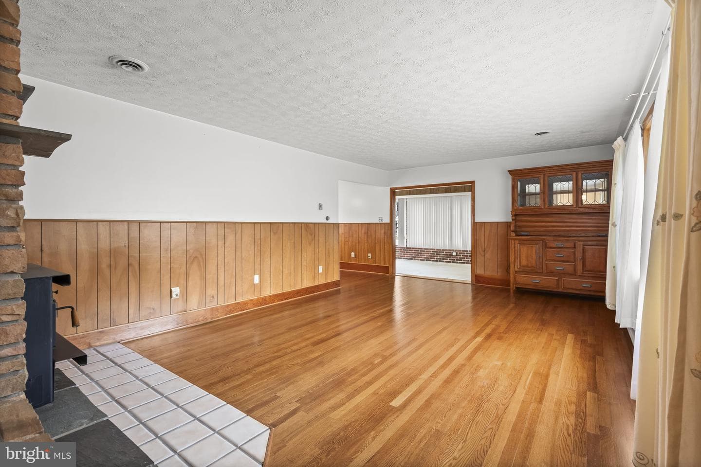 8401 F Street photo 11