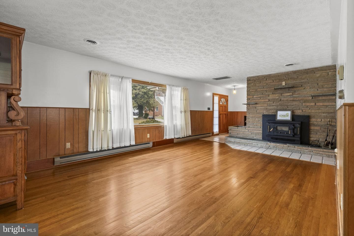 8401 F Street photo 2