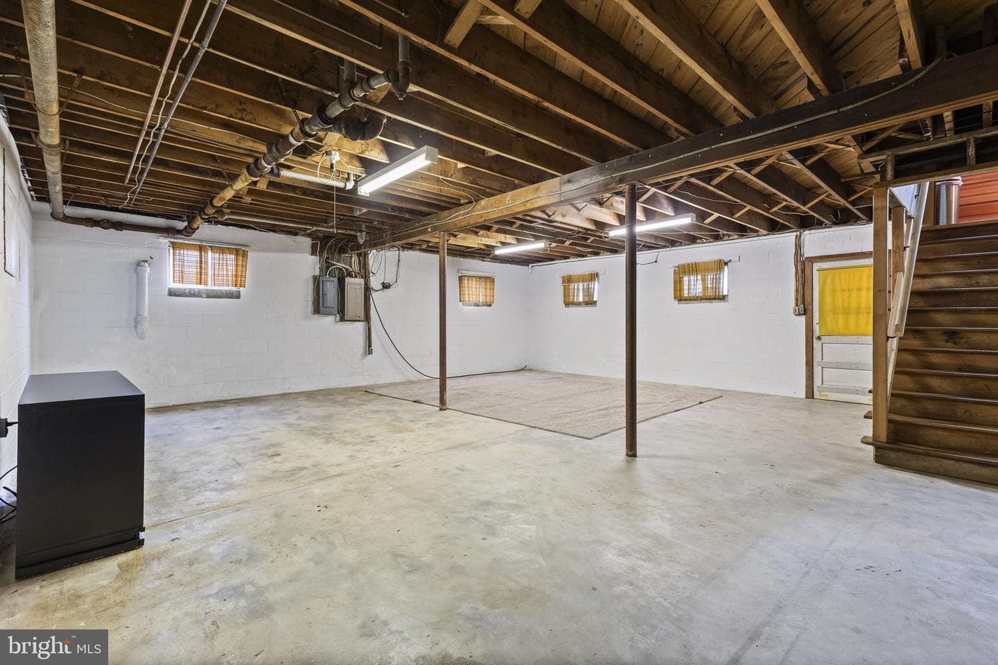 8401 F Street photo 30