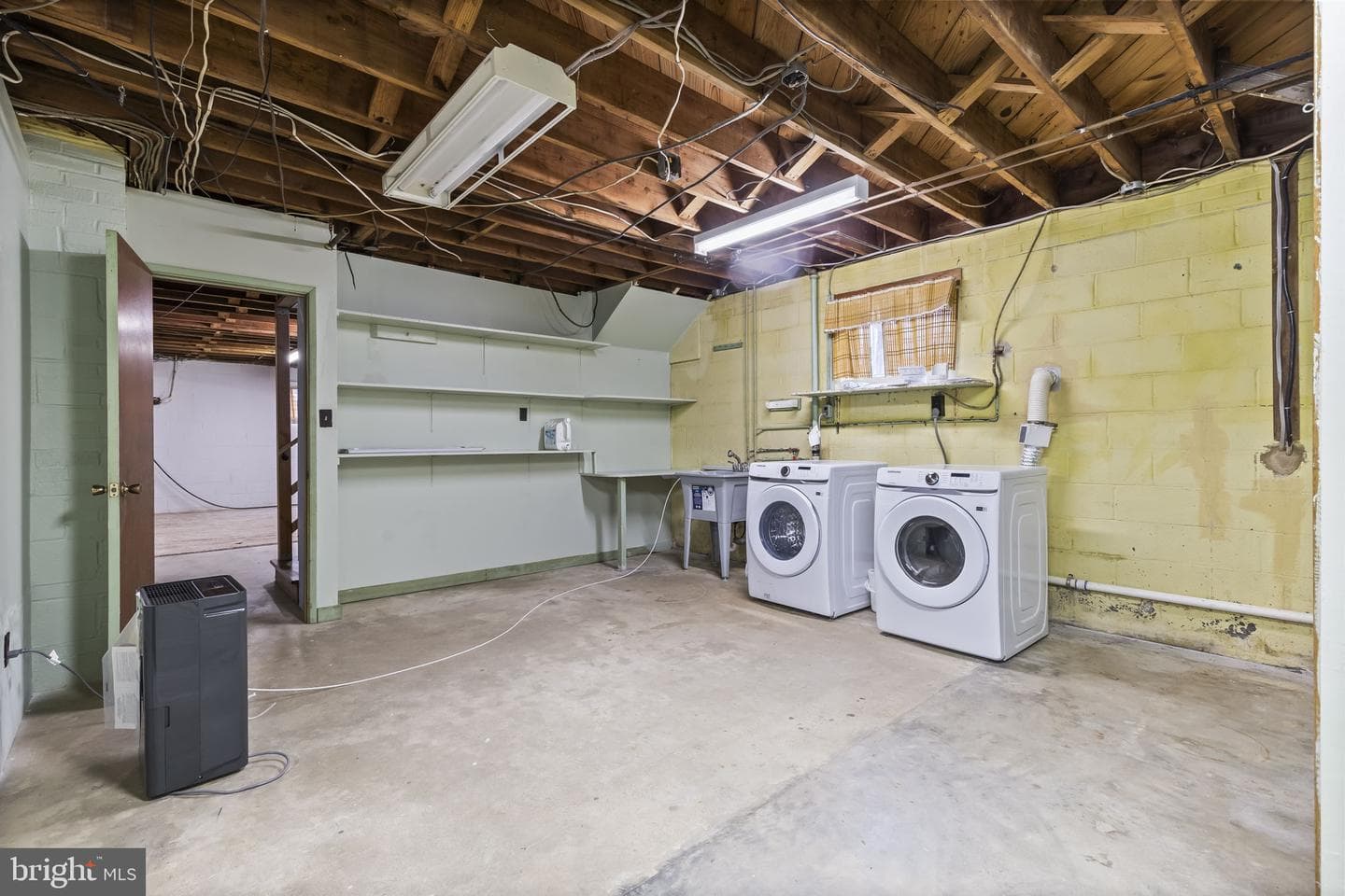 8401 F Street photo 32