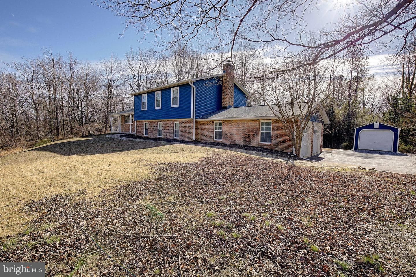 1225 Lake Ridge Drive photo 2
