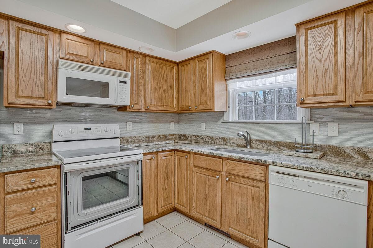 3260 Howard Drive photo 10