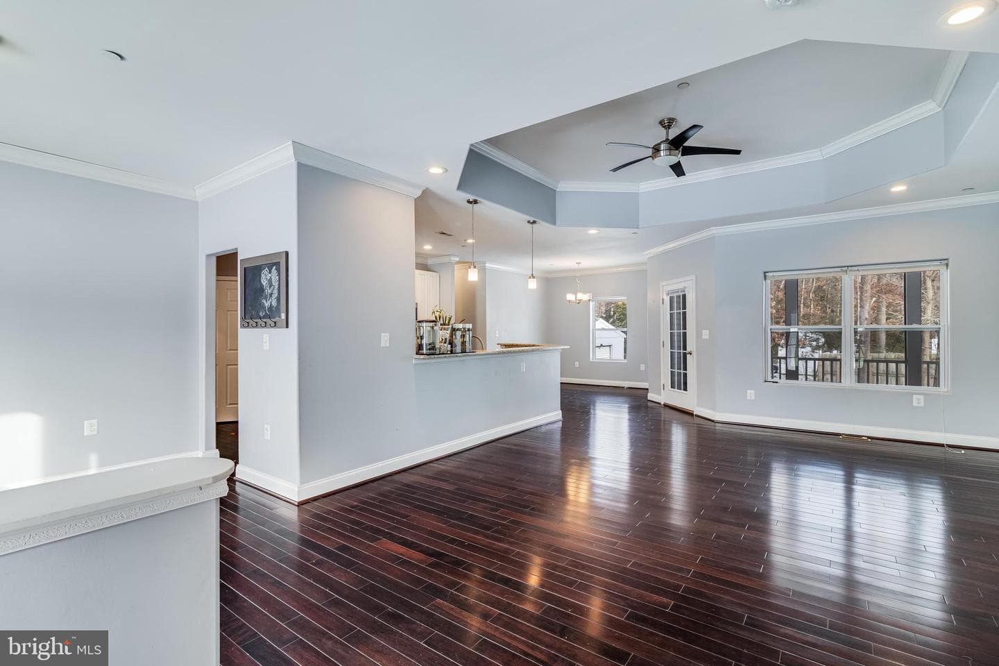 8230 Pine Boulevard photo 10