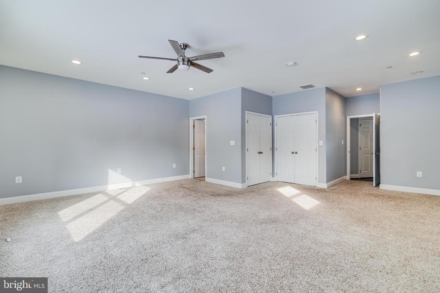 8230 Pine Boulevard photo 23