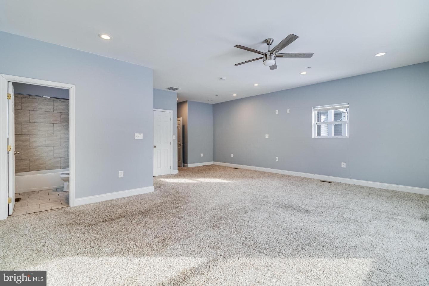 8230 Pine Boulevard photo 24