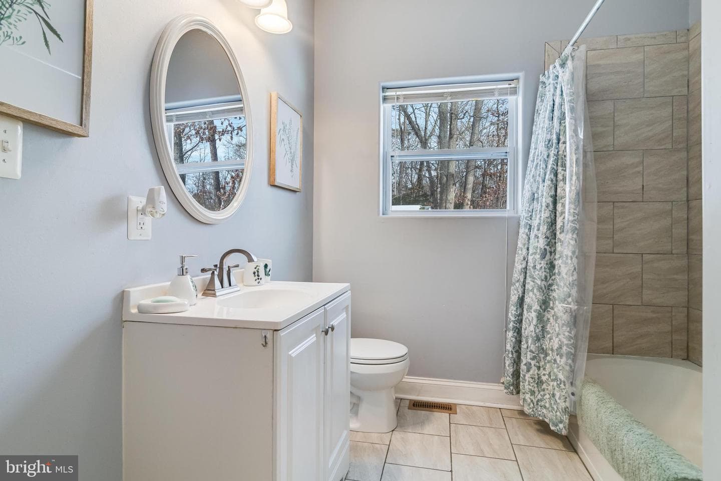 8230 Pine Boulevard photo 35