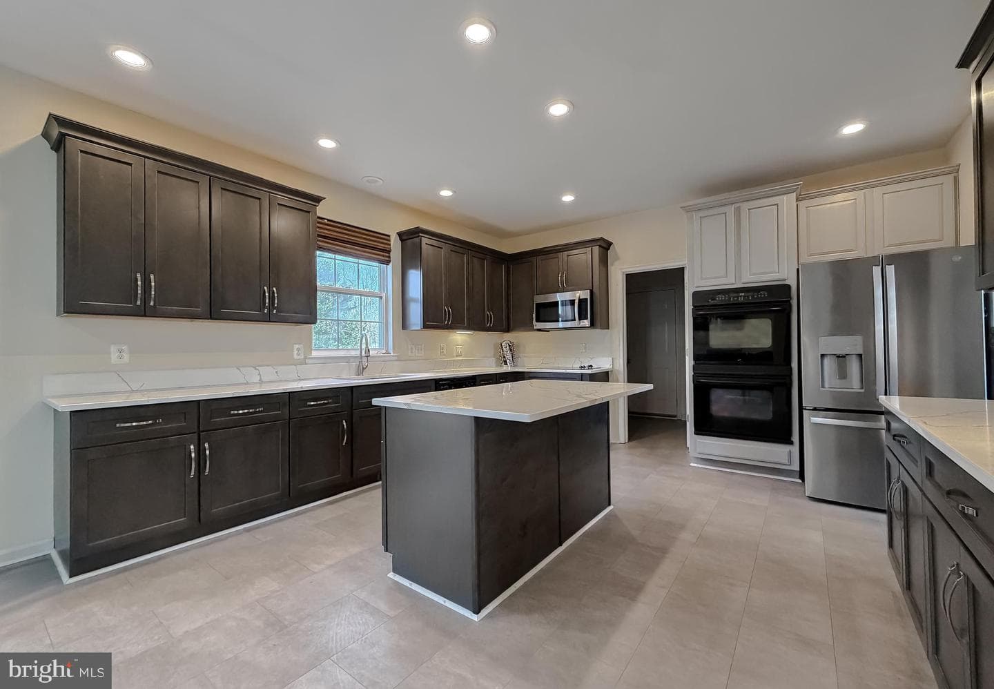 3770 Taylor Lane photo 11