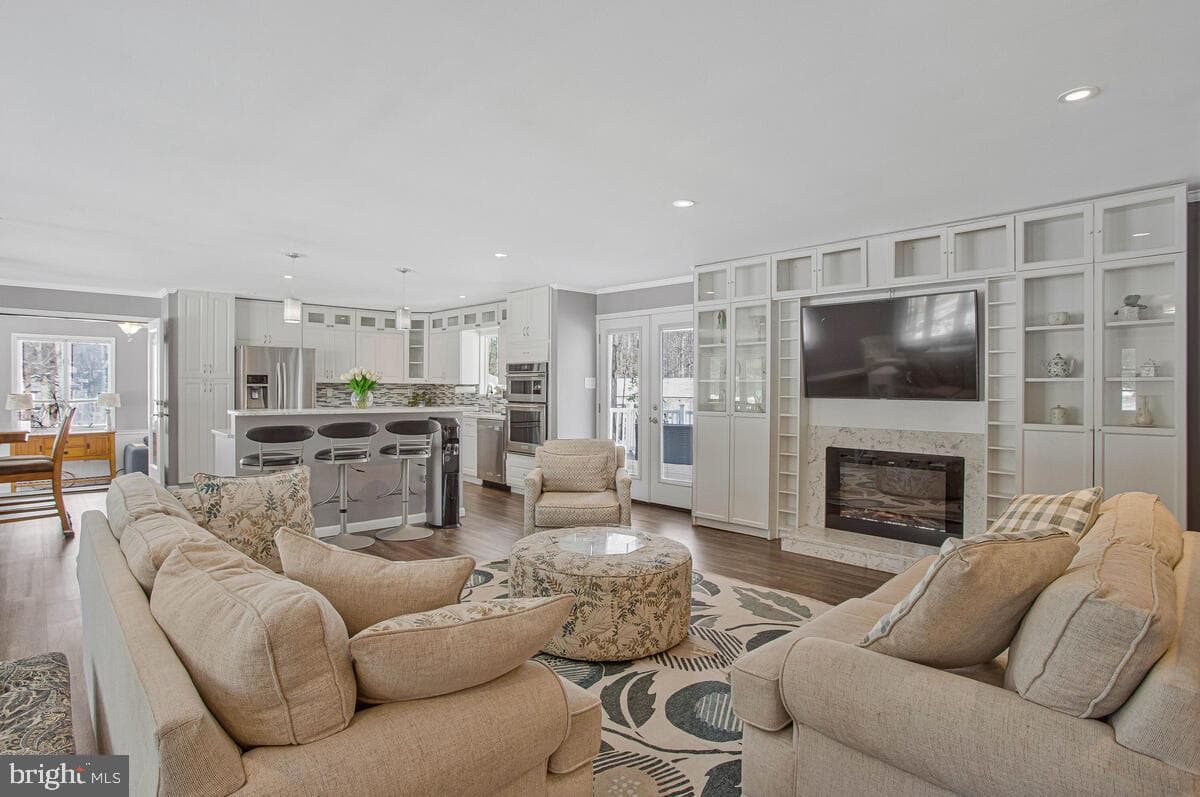 2451 Boxwood Place photo 7