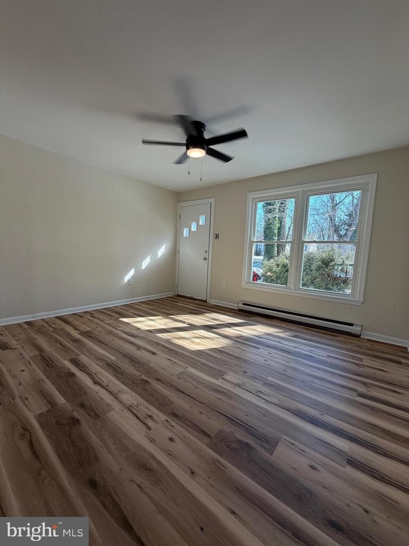 1550 Avenue C photo 2